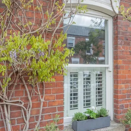 Gasthuis Guestready - Victorian Redbrick In Heart Of