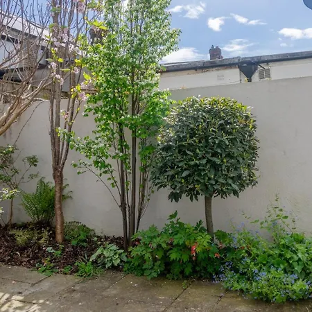 Gasthuis Guestready - Victorian Redbrick In Heart Of